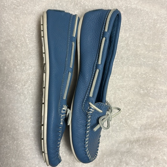 Minnetonka light blue leather moccasins size 11 - Picture 8 of 10